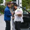 Exclusif - Camila Alves - Anne Hathaway, enceinte, a invité des amis pour sa baby shower à Hollywood, le 5 mars 2016. Camila Alves porte un cadeau avec la lettre G dessus.