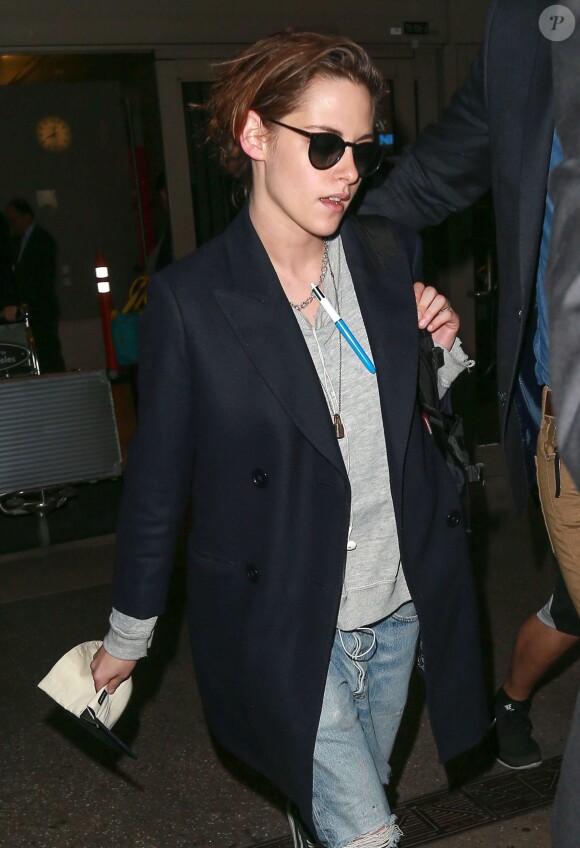 Kristen Stewart arrive à l'aéroport de Los Angeles, le 20 janvier 2016