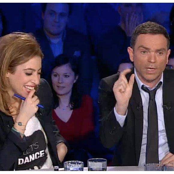 Axelle Red dans "On n'est pas couché "sur France 2, le 12 mars 2016. La chanteuse a fait face à Yann Moix qui a relevé de nombreuses fautes d'orthographe dans le livret de son nouvel album. Une séquence qui a beaucoup fait rire Léa Salamé.