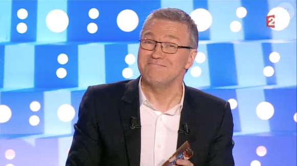 Axelle Red dans "On n'est pas couché "sur France 2, le 12 mars 2016. La chanteuse a fait face à Yann Moix qui a relevé de nombreuses fautes d'orthographe dans le livret de son nouvel album.