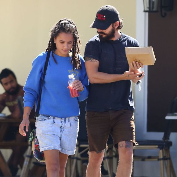 Shia LaBeouf déjeune avec une mystérieuse inconnue au restaurant "Sweet Butter" à Studio City. Le 11 août 2015