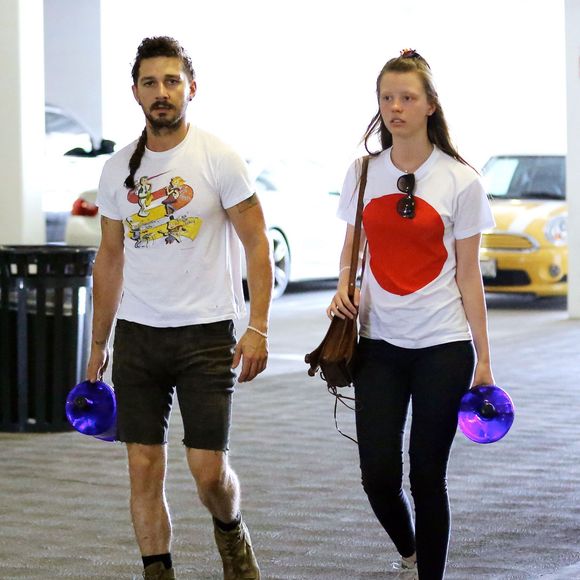Exclusif - Shia LaBeouf et sa petite-amie Mia Goth se rendent à leur cours de gym à Studio City, le 3 mai 2015.
