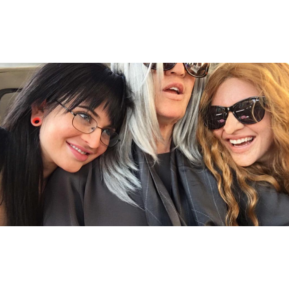 Kylie Jenner, Khloé Kardashian et Kendall Jenner se déguisent pour tenter de tromper les paparazzis dans les rues d'Hollywood. Photo publiée sur Instagram, le 19 mars 2016.