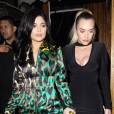 Kylie Jenner et sa soeur Khloé Kardashian à la sortie de "The Nice Guy" à West Hollywood, Los Angeles, le 18 mars 2016