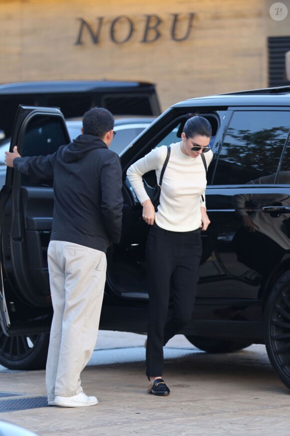 Kendall Jenner - La famille Kardashian s'est donnée rendez-vous au Restaurant Nobu pour le dîner à Los Angeles le 19 Mars 2016. © CPA/BESTIMAGE 19/03/2016 - Los Angeles