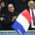Manuel Valls et Francois Hollande au Stade de France le 19 mars 2016 lors du match France - Angleterre en clôture du Tournoi des VI Nations. © Cyril Moreau / Bestimage