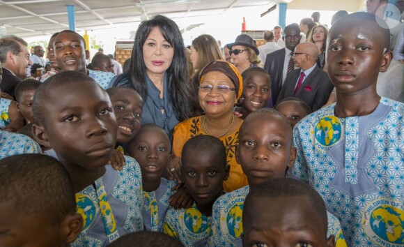 Exclusif - Yamina Benguigui - Dans le cadre de la fondation de Dominique Ouattara "Children of Africa", qui vient en aide aux enfants d'Afrique, dans les secteurs de la santé, l'éducation, le social et les centres subventionnés, de nombreuses personnalités françaises ont été invitées lors d'un week-end à Abidjan du 10 au 12 mars. Pour la journée de vendredi, les personnalités ont visité l'hôpital "Mère-Enfant" à Bingerville, avant d'assister à la remise des Grands Prix de la Fondation "Children of Africa". Le 11 mars 2016 © Olivier Borde / Bestimage