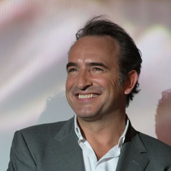 Jean Dujardin - Avant première du film "Un + Une" de Claude Lelouch à l'UGC Normandie à Paris le 23 novembre 2015.
