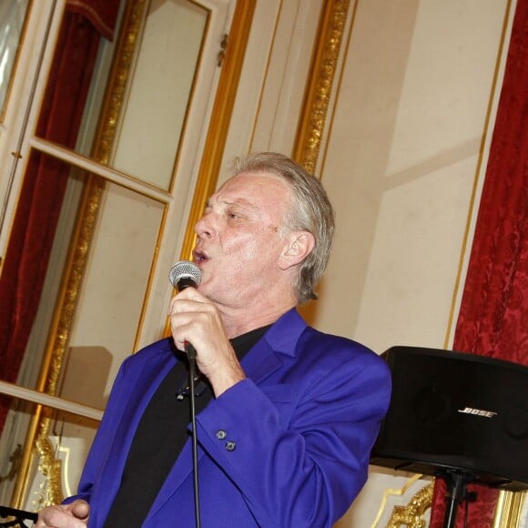 Julie Pietri et Herbert Leonard lors d'un événement à l'ambassade de Russie à Paris le 18 juin 2015