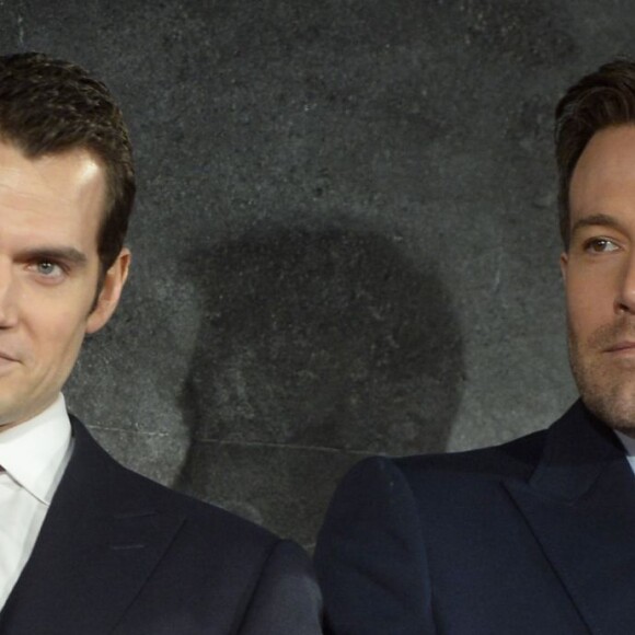 Henry Cavill et Ben Affleck lors de la première européenne du film "Batman V Superman : L'Aube de la Justice" au Odeon Cinema, Leicester Square à Londres, le 22 mars 2016.