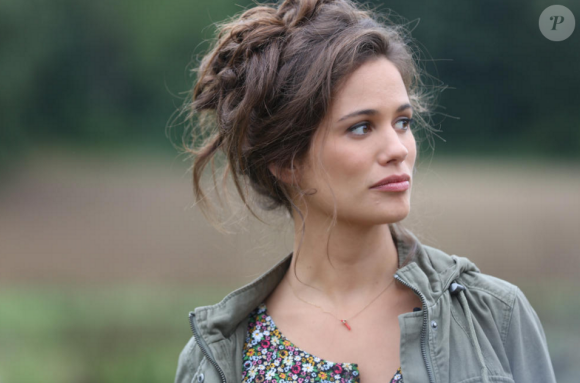 La superbe Lucie Lucas dans la saiosn 6 de Clem