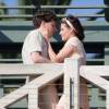 Kristen Stewart et Jesse Eisenberg s'embrassent sur le tournage du nouveau film de Woody Allen à Santa Monica, le 24 août 2015.