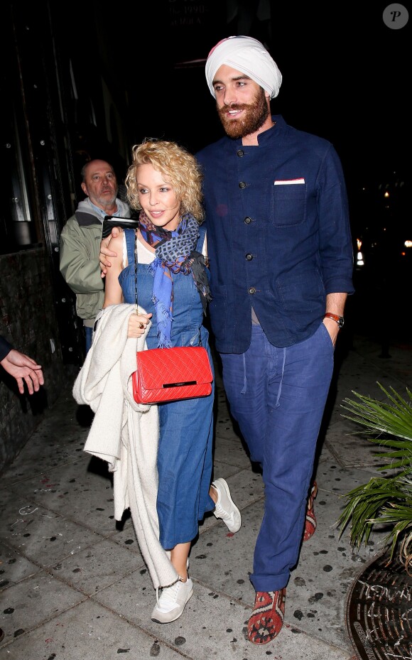Kylie Minogue et son fiancé à la soirée d'anniversaire de Lady Gaga à West Hollywood, le 26 mars 2016.