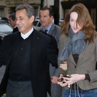Nicolas Sarkozy et Carla radieux pour faire la Révolution avec "Les Visiteurs"