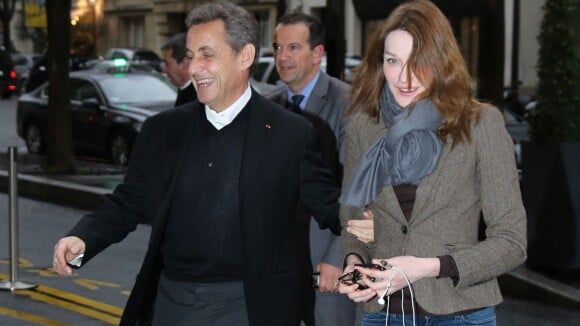 Nicolas Sarkozy et Carla radieux pour faire la Révolution avec "Les Visiteurs"