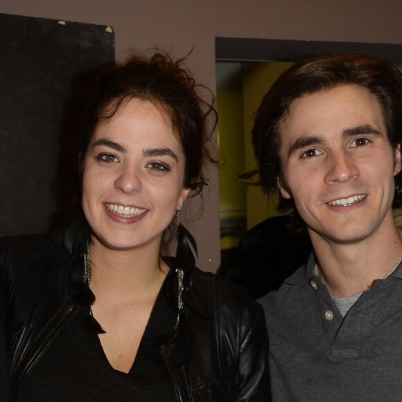 Exclusif - Alain Delon, sa fille Anouchka Delon et Julien Dereims (compagnon d'Anouchka Delon) lors de la première de la pièce "Libres sont les papillons" au théâtre Rive Gauche à Paris, le 15 janvier 2016. Alain Delon est venu voir sa fille Anouchka Delon jouer dans sa nouvelle pièce de théâtre. © Guirec Coadic/Bestimage