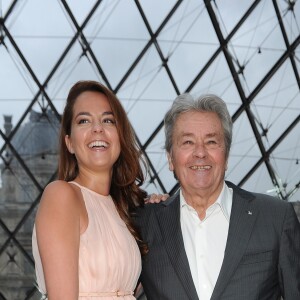 Anouchka Delon et Alain Delon à Paris le 12 juin 2012.