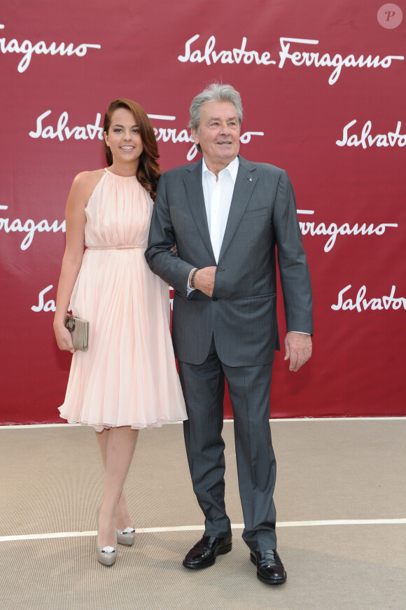 Anouchka Delon et Alain Delon à Paris le 12 juin 2012.