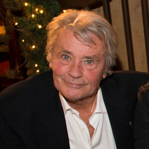 Alain Delon - Inauguration du marché de Noël à Salzbourg en Autriche le 11 novembre 2014.