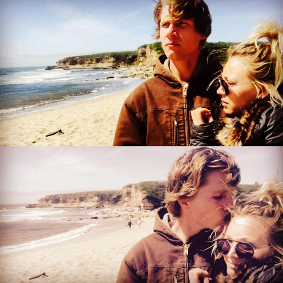 Kaley Cuoco et son nouvel amoureux Karl Cook. Photo publiée sur Instagram, le 1er avril 2016.