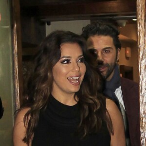 Eva Longoria et son fiancé Jose Baston vont dîner dans un restaurant à Madrid le 1er avril 2016.