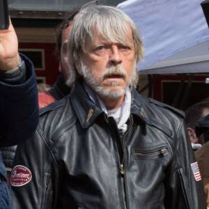 Exclusif - Renaud s'est recueilli et a déposé une rose place de la Bourse à Bruxelles le 27 mars 2016, en hommage aux victimes des attentats du 22 mars 2016. © Alain Rolland/Imagebuzz/Bestimage