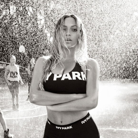 Beyoncé présente la ligne de vêtements "Ivy Park", disponible le 14 avril.