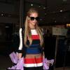 Paris Hilton fait du shopping dans le magasin 'Kyle by Alene Too' de sa tante (Kyle Richards) à Beverly Hills. Elle porte 4 Iphones dans la main! Le 16 mars 2016