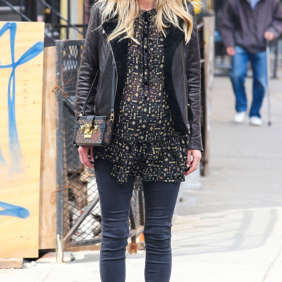 Nicky Hilton enceinte se promène à New York, le 31 mars 2016.