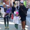 Katherine Heigl se balade avec ses filles Naleigh et Adalaide dans les rues de New York, le 18 mars 2014