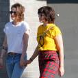 Exclusif - Kristen Stewart et sa petite amie Soko se promènent à Los Angeles le 1er avril 2016