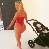 Coco Austin torride en lingerie : Twerk avec sa fille Chanel, 4 mois