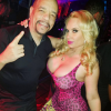 Coco Austin torride dans une robe Versace et son mari Ice-T lors d'une soirée à Las Vegas. Photo publiée sur Instagram au mois d'avril 2016.