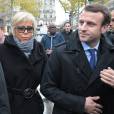 Brigitte et Emmanuel Macron  au rassemblement organisé en hommage aux victimes des attentats du 13 novembre sur la place de la République, à Paris le 21 novembre 2015 