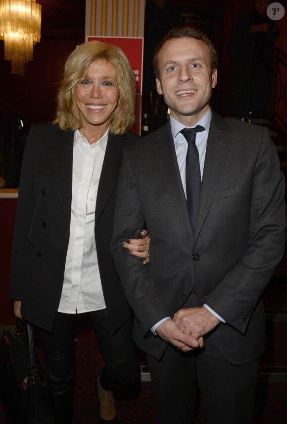 Brigitte et Emmanuel Macron à la générale de la pièce "A torts et à raison" au théâtre Hébertot à Paris le 25 janvier 2016