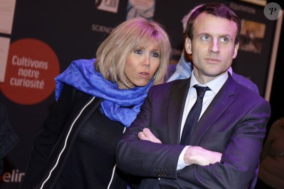 Brigitte et Emmanuel Macron au Salon du Livre de Paris le 17 mars 2016