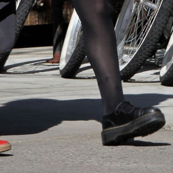 Kristen Stewart et sa petite amie Soko se promènent dans le quartier de East Village à New York, le 13 avril 2016