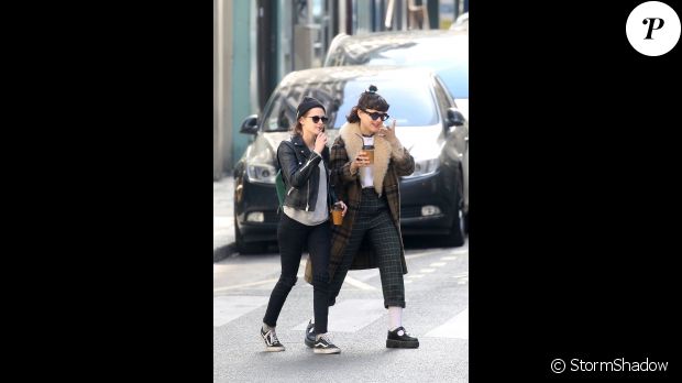 Kristen Stewart et Soko à Paris le 19 mars 2016.