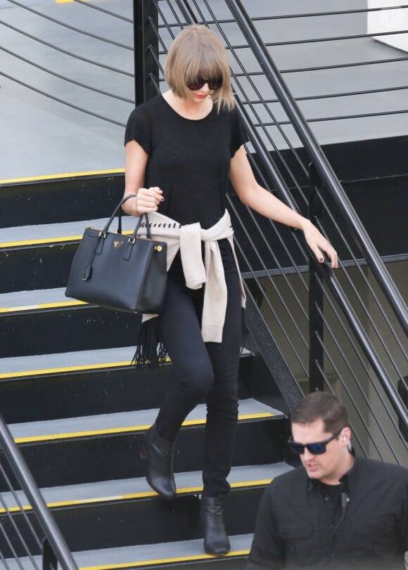Exclusif - Taylor Swift à la sortie d'un centre médicale à Beverly Hills, le 22 mars 2016