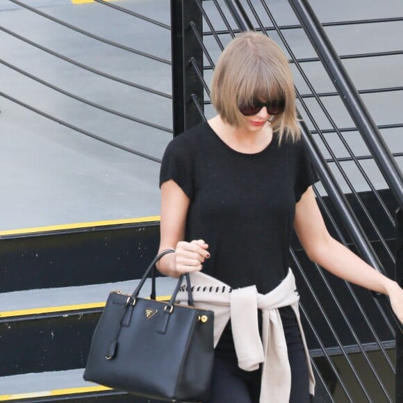 Exclusif - Taylor Swift à la sortie d'un centre médicale à Beverly Hills, le 22 mars 2016