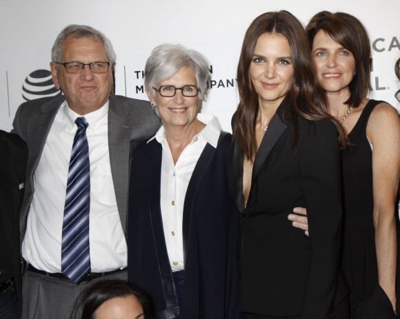 Katie Holmes en présence de ses parents Martin Holmes et Kathleen Holmes lors de la première du film 'All We Had' au festival du film de Tribeca à New York le 15 Avril 2016.