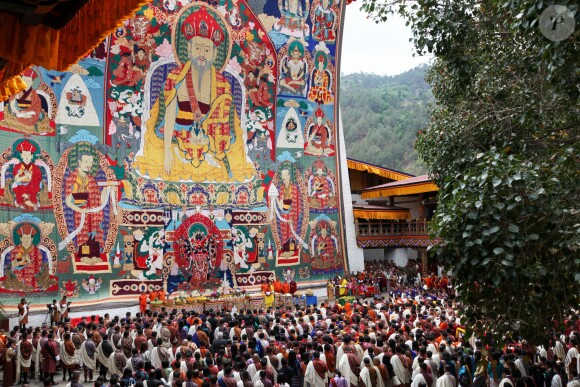Le roi Jigme Khesar Namgyel Wangchuck a annoncé le prénom de son fils le Gyalsey Jigme Namgyel Wangchuck lors d'une cérémonie traditionnelle de révélation de son prénom en présence de sa femme la reine Jetsun Pema et des membres de la famille royale, le 16 avril 2016 au temple de Punakha.