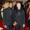 Usher et Italo Zucchelli - Costume Institute Gala 2015 (Met Ball) au Metropolitan Museum à New York. Le 4 mai 2015.