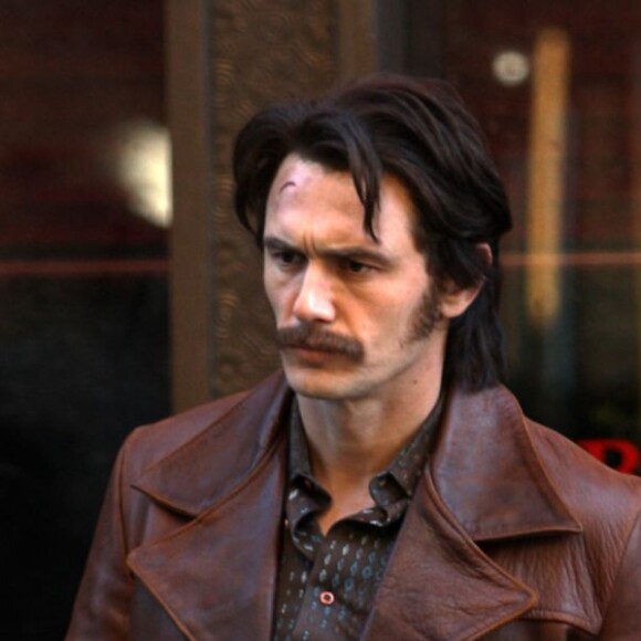James Franco, habillé années 70, sur le tournage du film "The Deuce" dans le quartier de Times Square à New York. Le 16 octobre 2015 © CPA / Bestimage