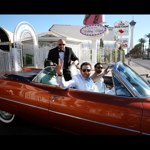 Exclusif : Sortie du Mariage de Cyril Hanouna avec Camille Combal dans la Little White Wedding Chapel de Las Vegas le 2 avril 2016.