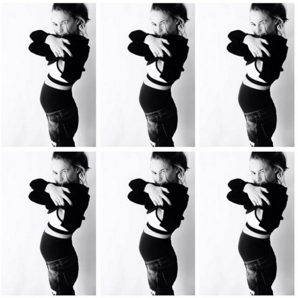 Behati Prinsloo enceinte a publié une photo de son petit ventre rond sur sa page Instagram, le 15 avril 2016.