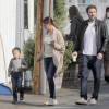 Ben Affleck, Jennifer Garner et leur fils Samuel sont allés prendre le petit déjeuner au Brentwood Country Mart à Brentwood, le 22 avril 2016.