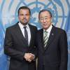 Leonardo DiCaprio et Ban Ki Moon lors de la conférence sur le "Paris Climate Agreement" aux Nations-Unies à New York, le 22 avril 2016.