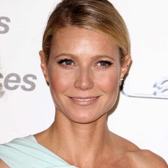 Gwyneth Paltrow - 25ème EMA Awards aux Studios Warner Bros à Burbank le 24 octobre 2015.