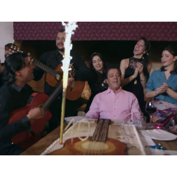 Chic Bouchikhi en plein anniversaire ! Chico & the Gypsies ont fait paraître en 2016 Color 80's, un album revisitant leurs plus beaux souvenirs des années 1980, décennie magique qui les a révélés.